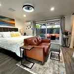 Sunrize Destinations - Newly Renovated Mesa Studio