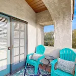 Sunny\'S Santa Barbara Beach House