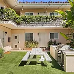 Beach Apartment Walk Downtown