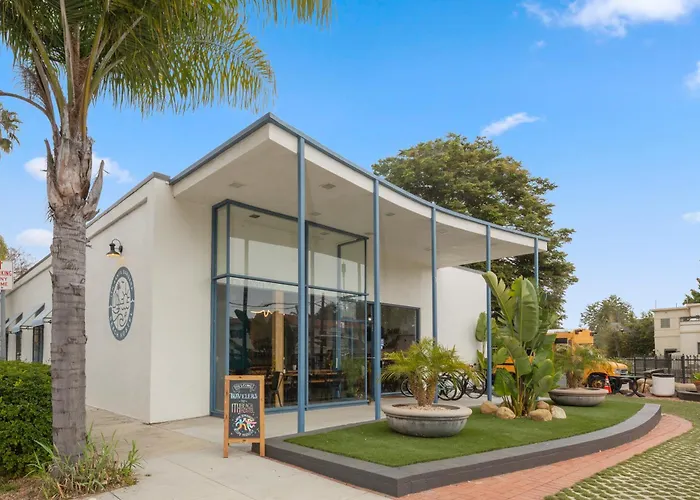 Ith Santa Barbara Beach Hostel