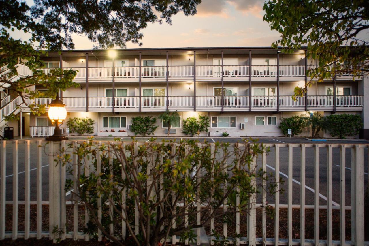 Avania Of 3* Santa Barbara