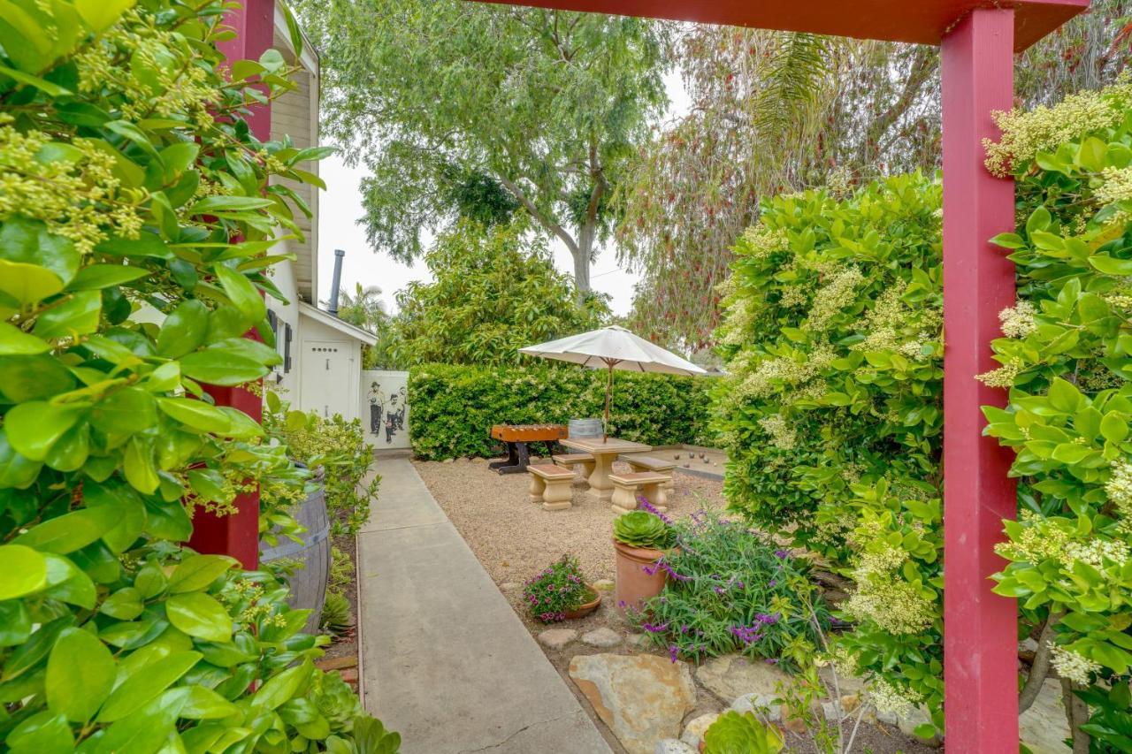 Vacation With Pool And Hot Tub! Holiday home