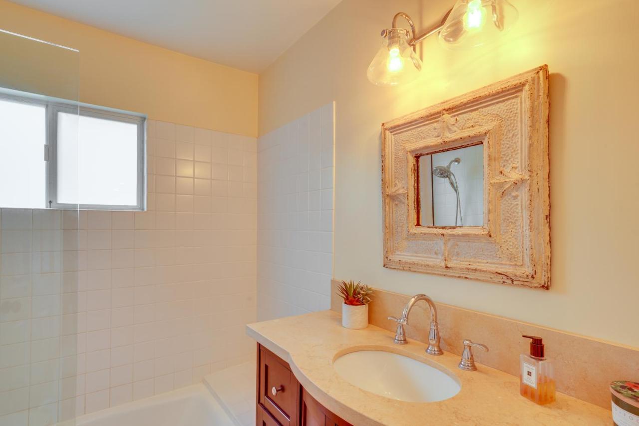 Vacation With Pool And Hot Tub! Holiday home Santa Barbara