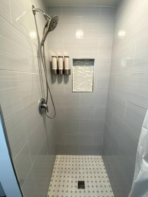 Sunrize Destinations - Newly Renovated Mesa Apartment
