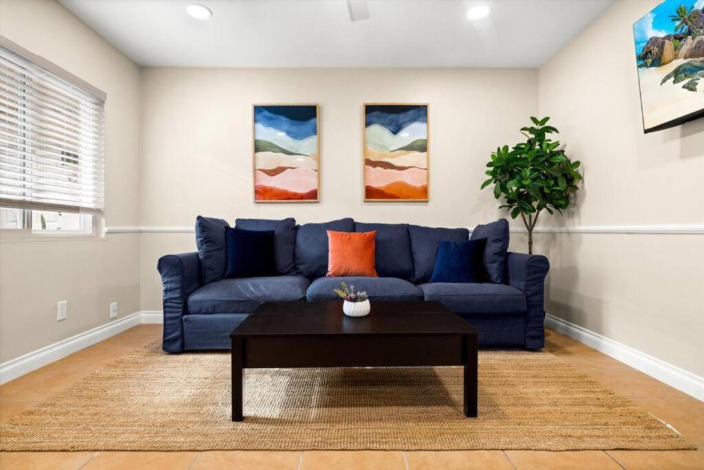 Walk Downtown Apartment *