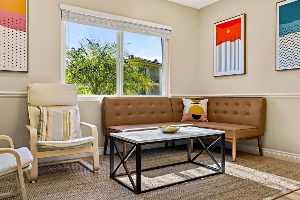 Brand New Close To And Downtown Apartment *