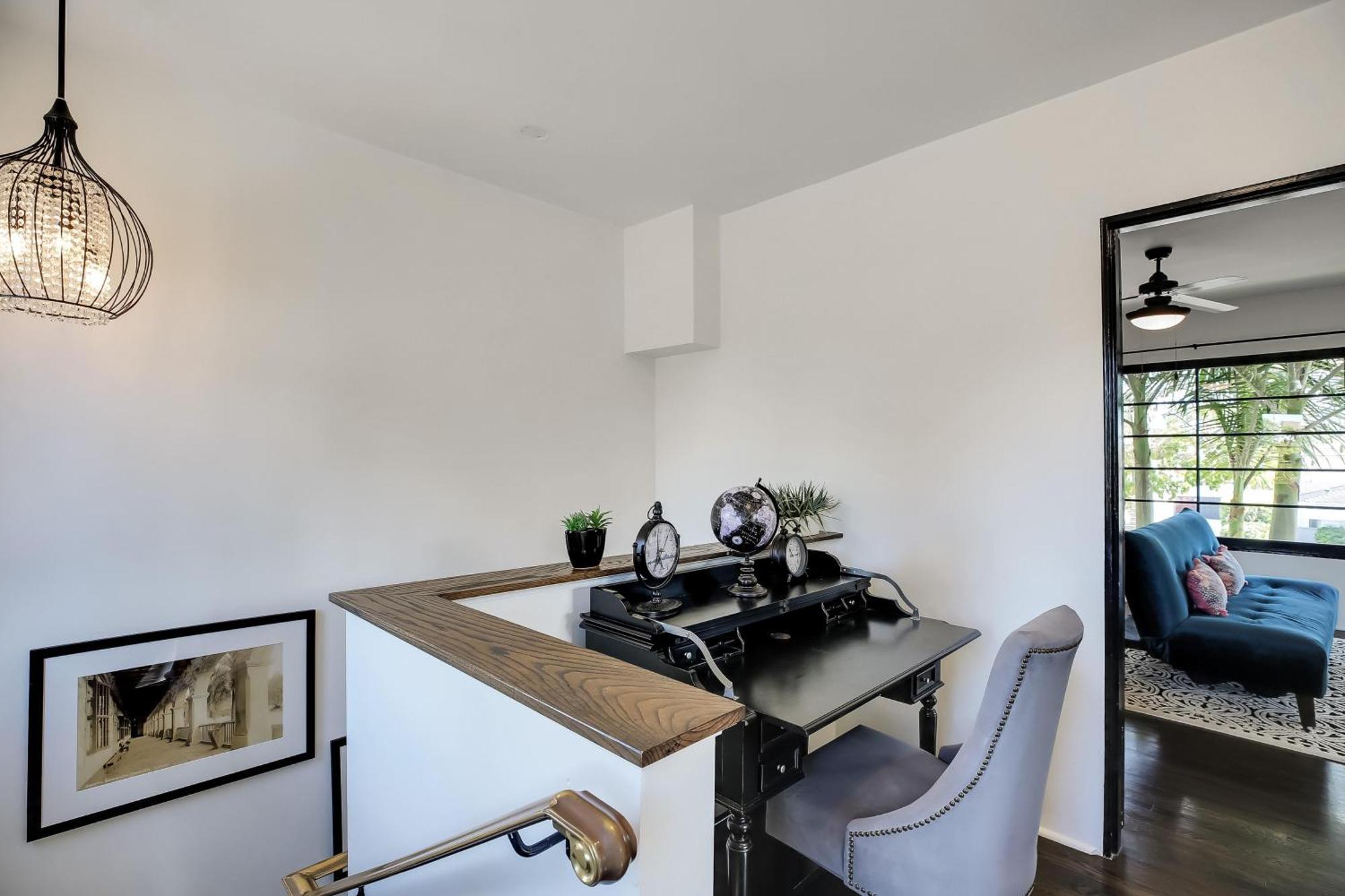 West 4 Villa *