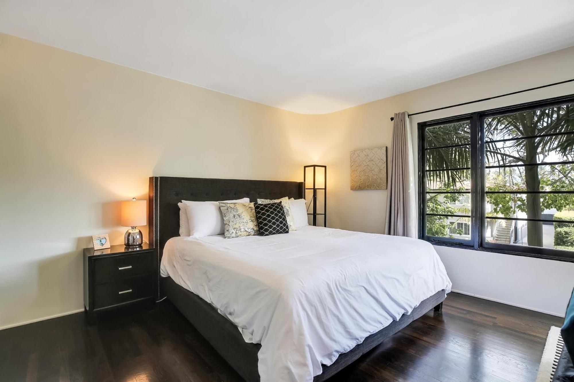 Villa West 4