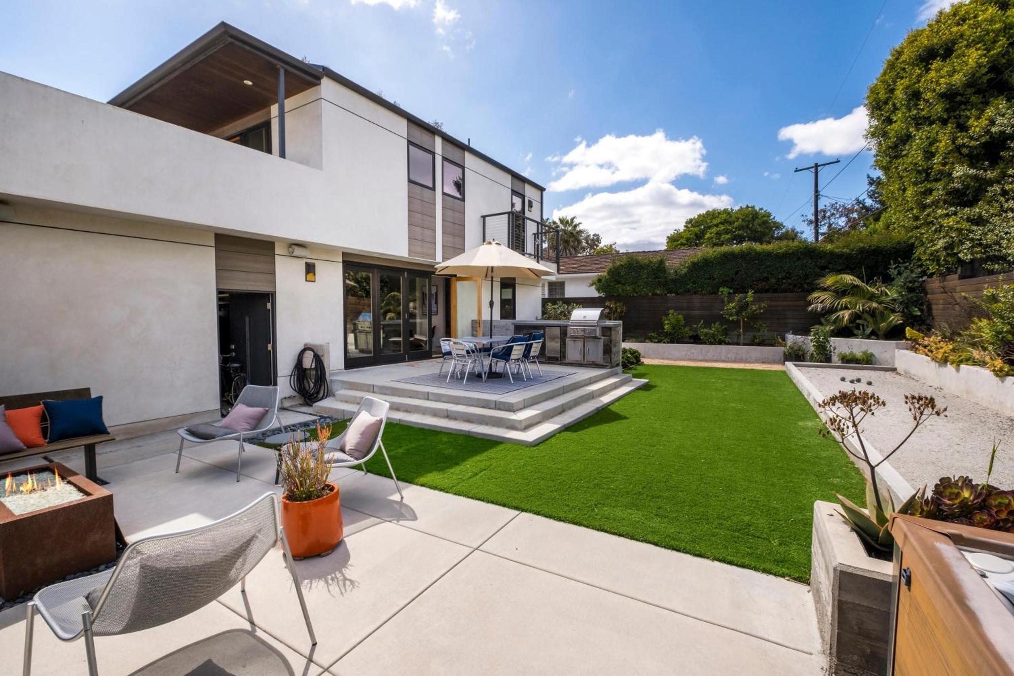 Modern Sea Escape Holiday home Santa Barbara