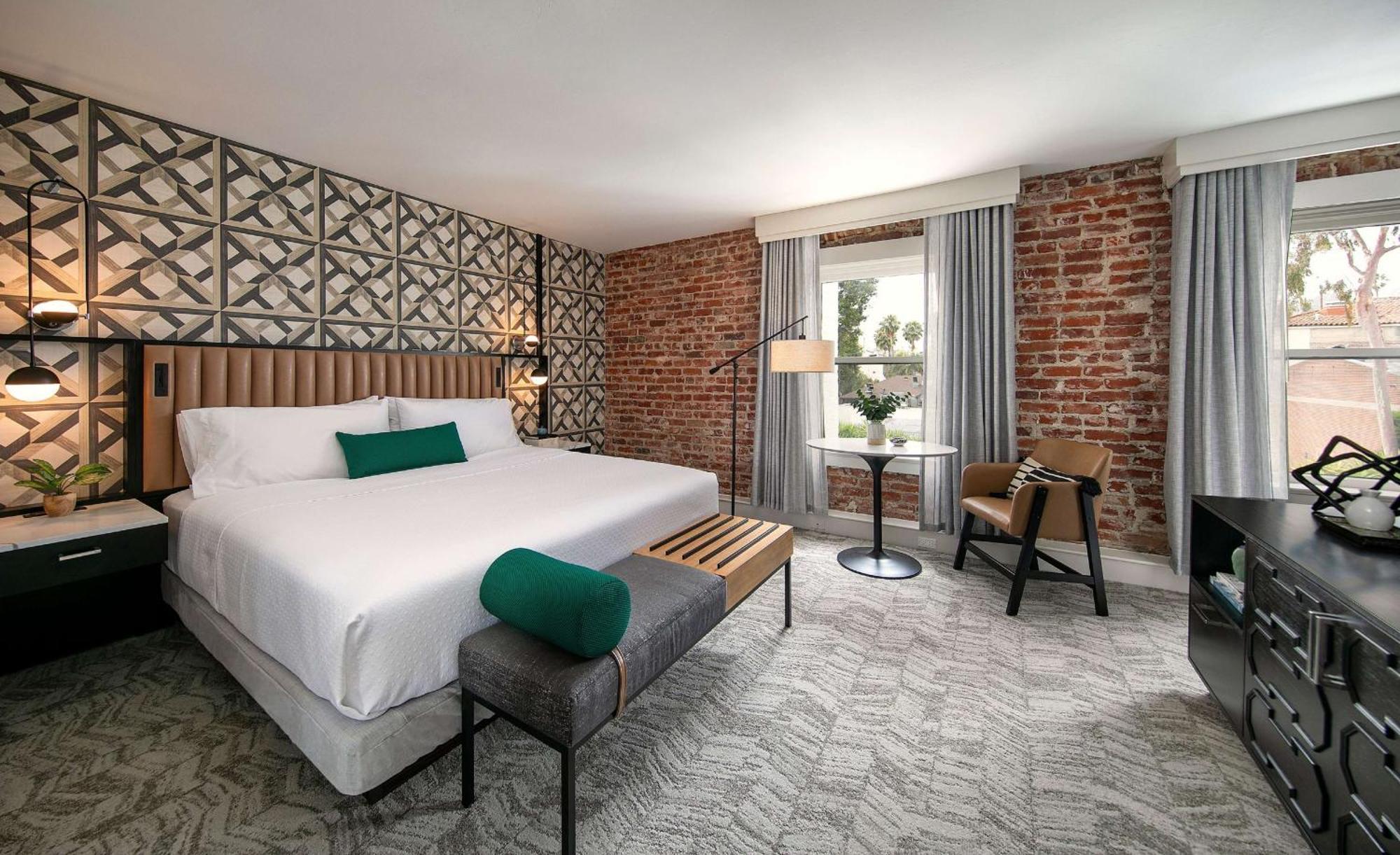 Virginia Santa Barbara, Tapestry Collection By Hilton 4* Santa Barbara