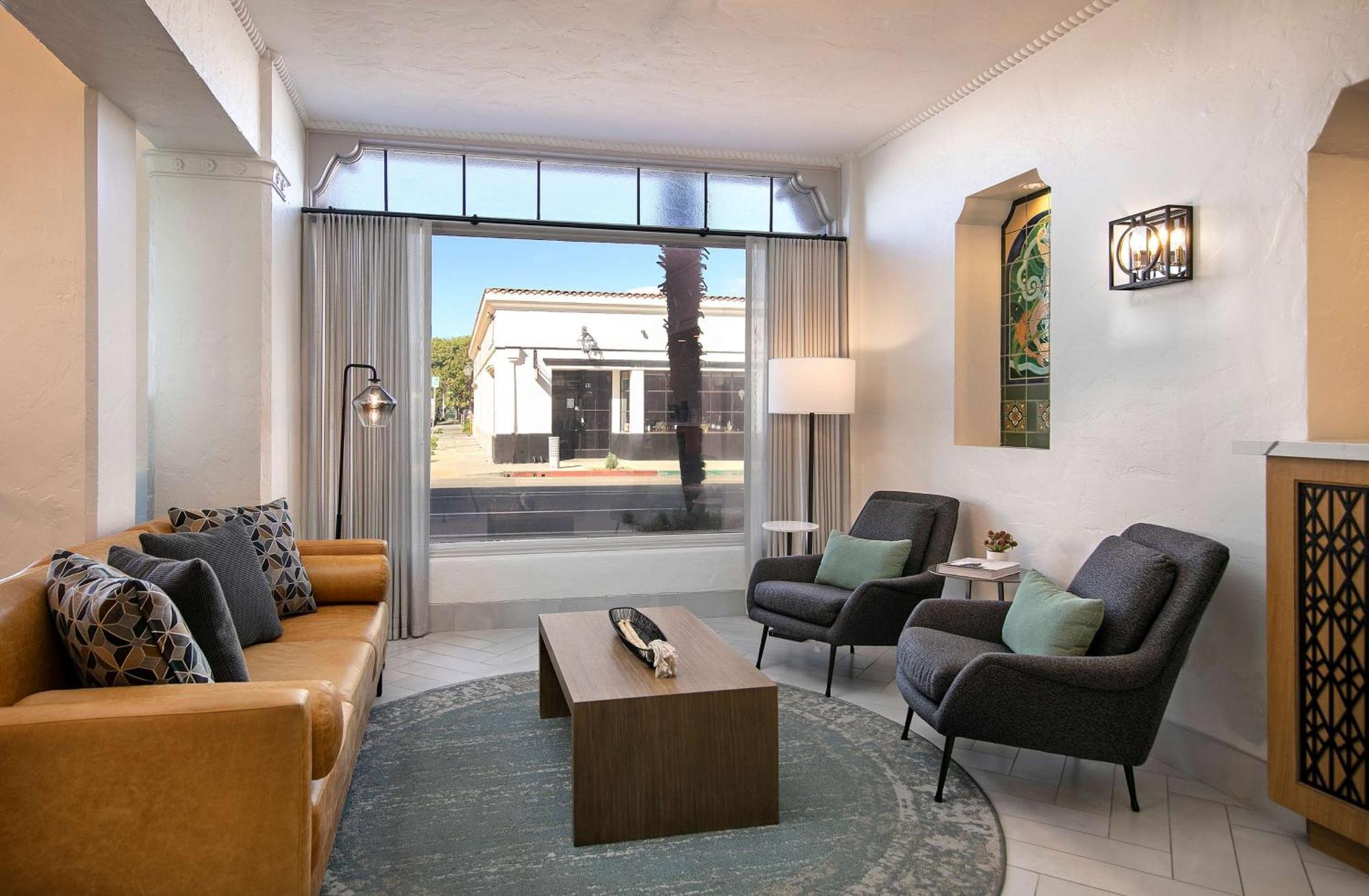 Virginia Santa Barbara, Tapestry Collection By Hilton Hotel 4*