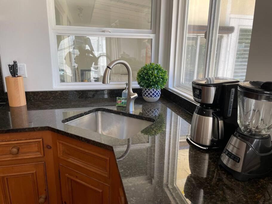 Quite Spacious, Hot Tub Near Montecito, Ev Charger Holiday home *