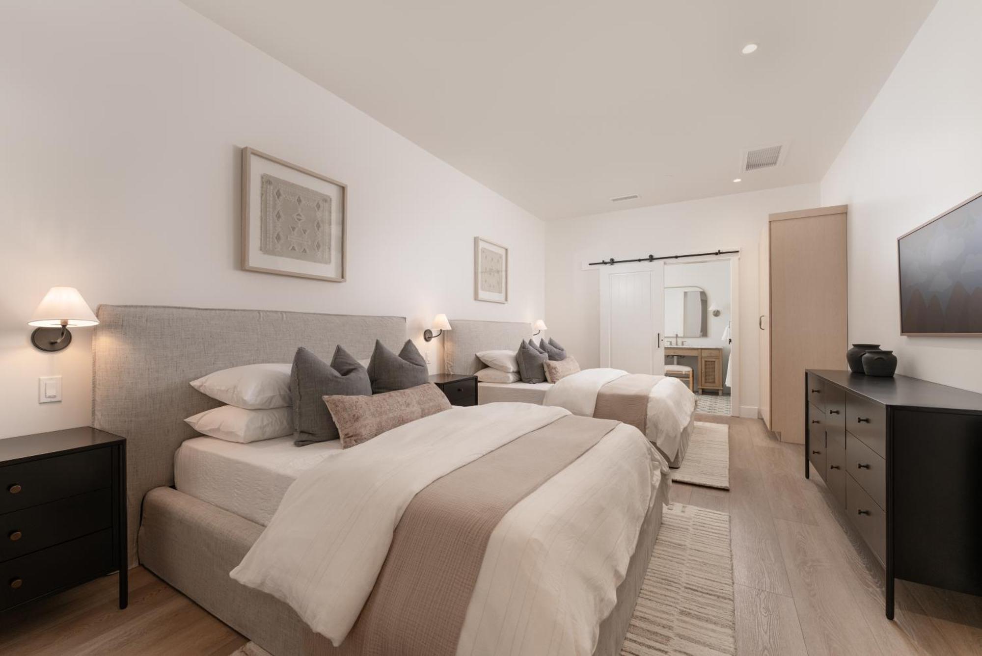 Apartment The At Anatega #4