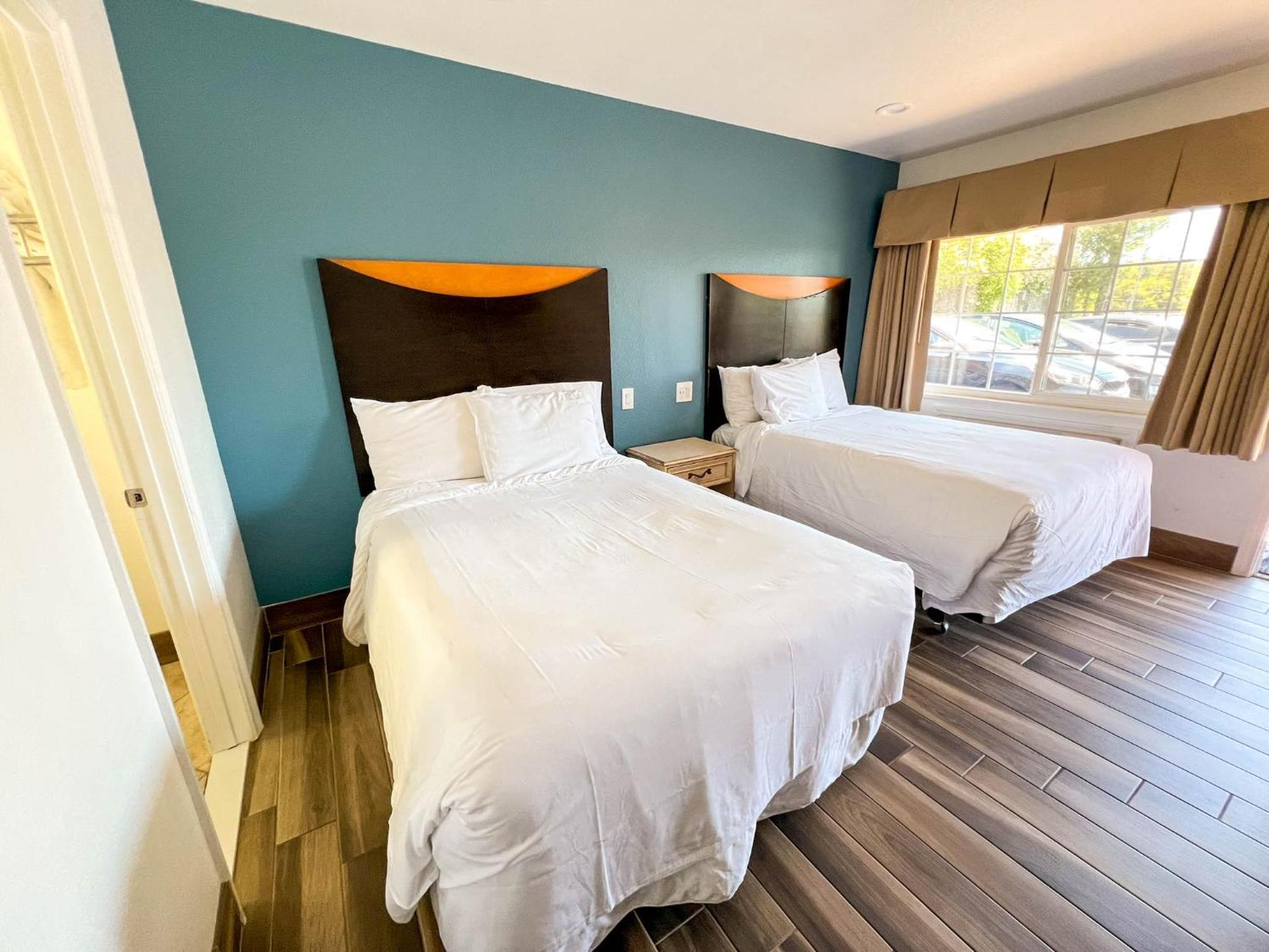 Motel Town And Country Santa Barbara