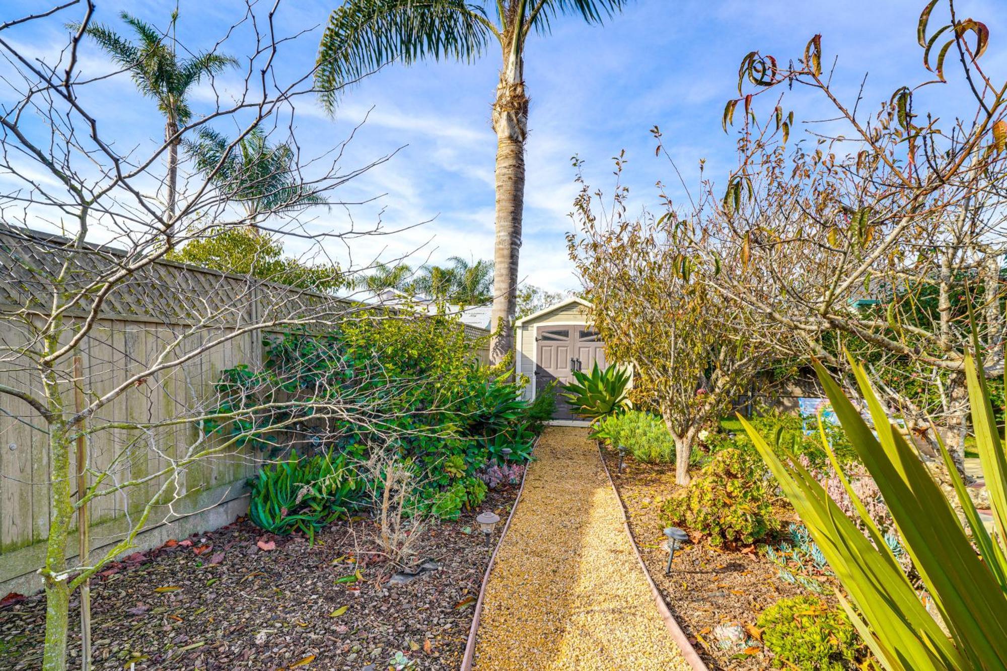 With Private Outdoor Pool! Holiday home Santa Barbara