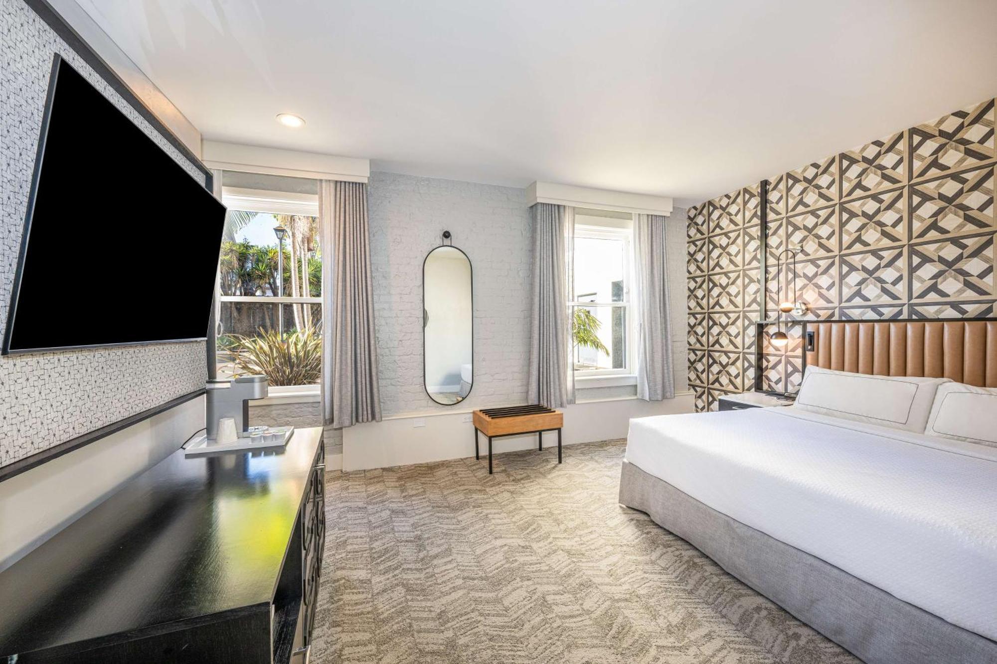 Virginia Santa Barbara, Tapestry Collection By Hilton Hotel Santa Barbara