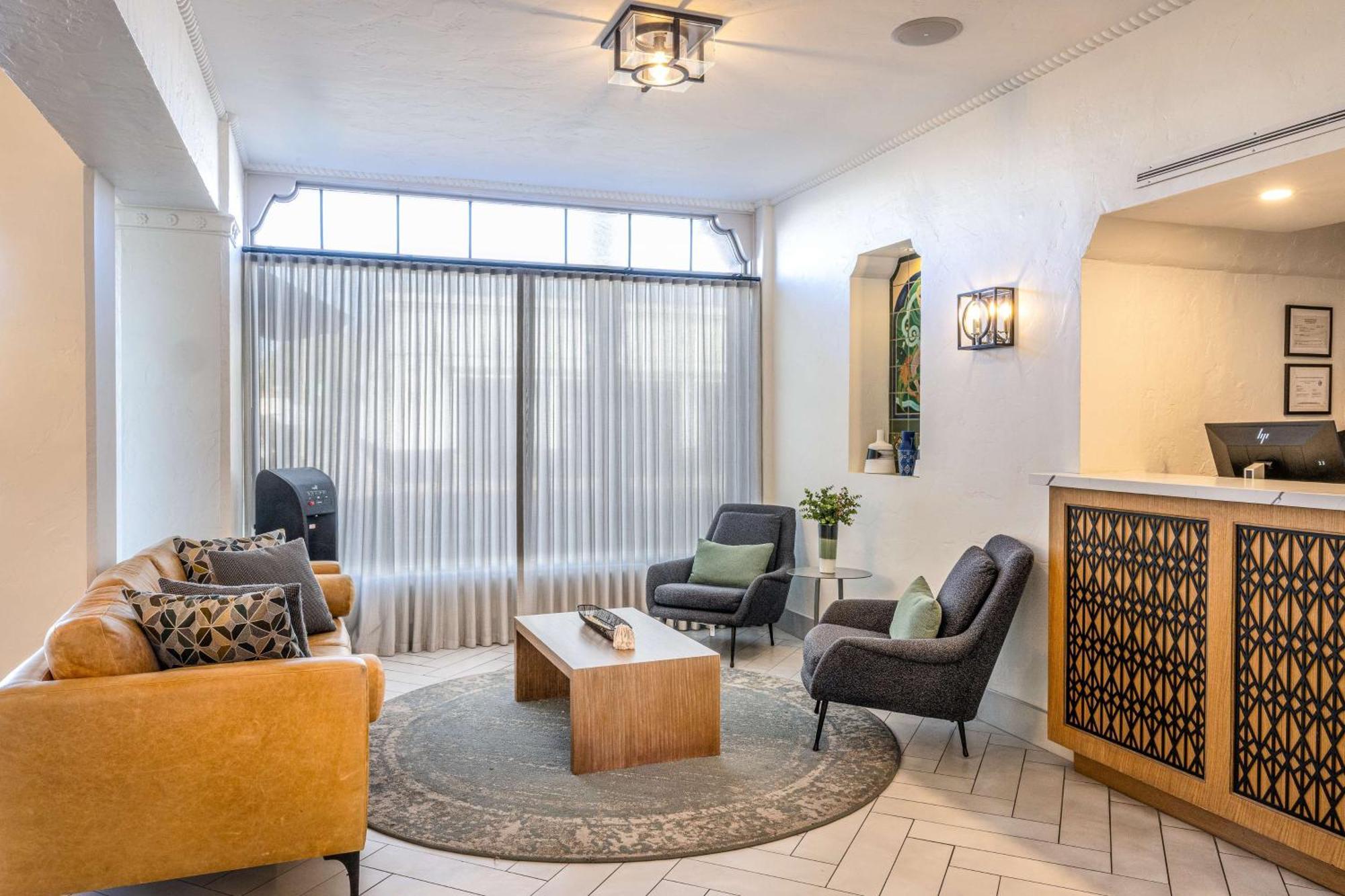 Hotel Virginia Santa Barbara, Tapestry Collection By Hilton