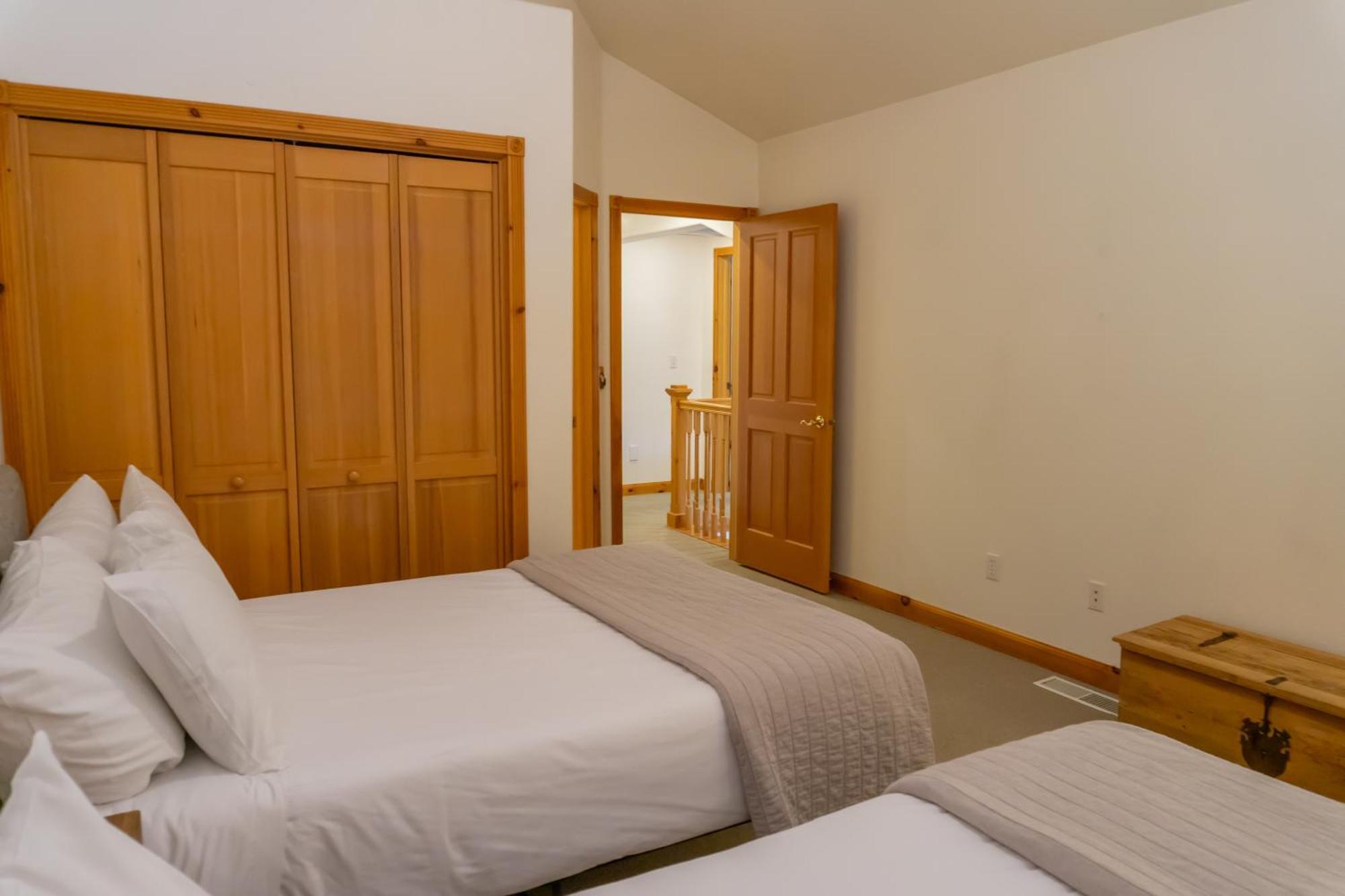 3 Bedroom 3 Bathroom Zermatt Villages 719 Santa Barbara