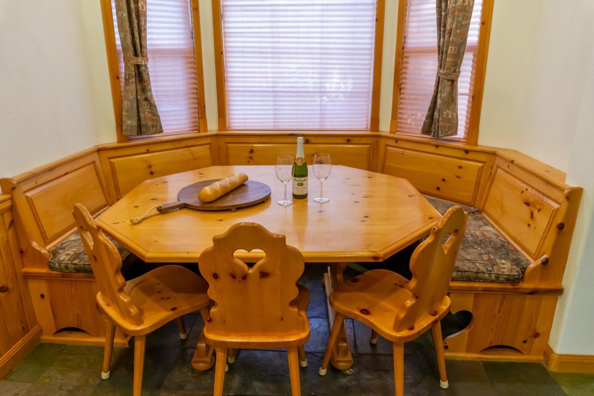 3 Bedroom 3 Bathroom Zermatt Villages 719 Holiday home *