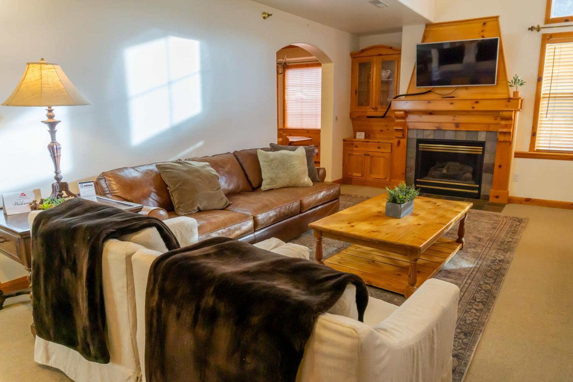 3 Bedroom 3 Bathroom Zermatt Villages 719 *