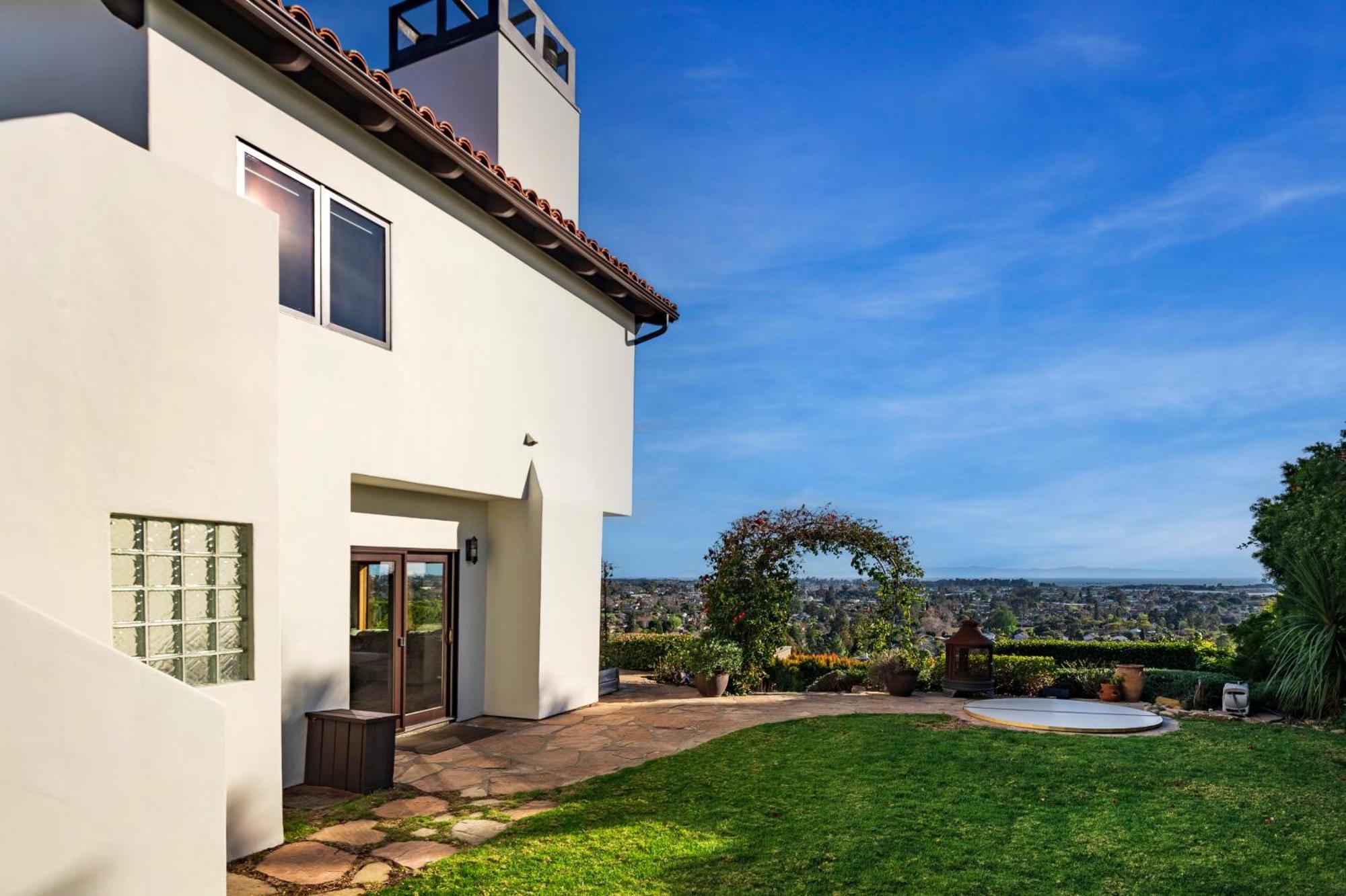 Holiday home Luxury Atop The Hills