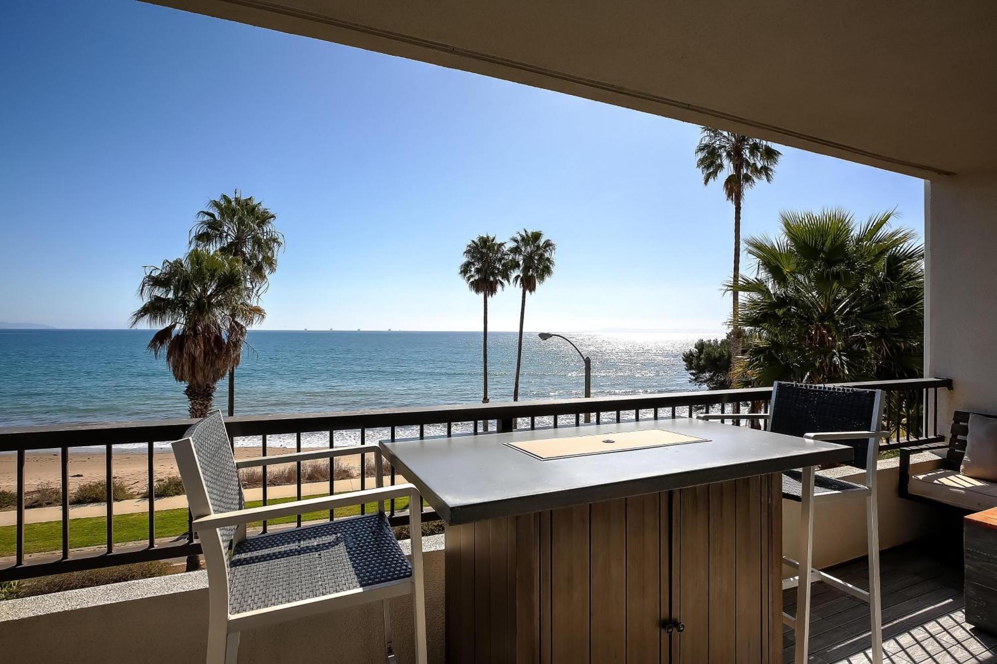 Holiday home Beachfront Hideaway *