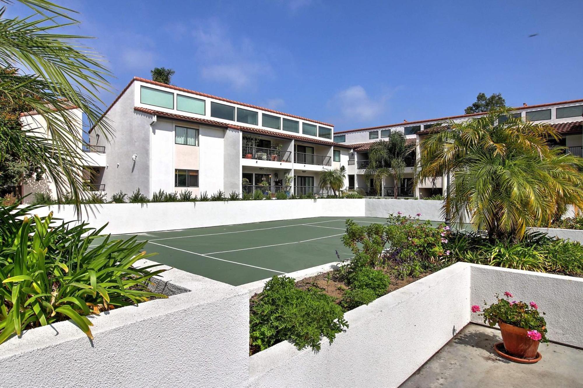 Beachfront Hideaway Holiday home