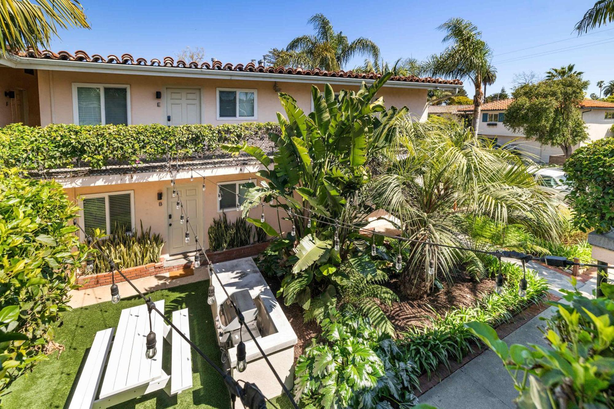 American Riviera Oasis Close To And Downtown Santa Barbara