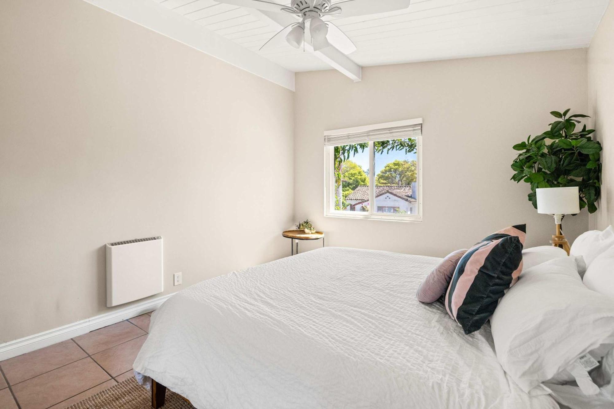 American Riviera Oasis Close To And Downtown