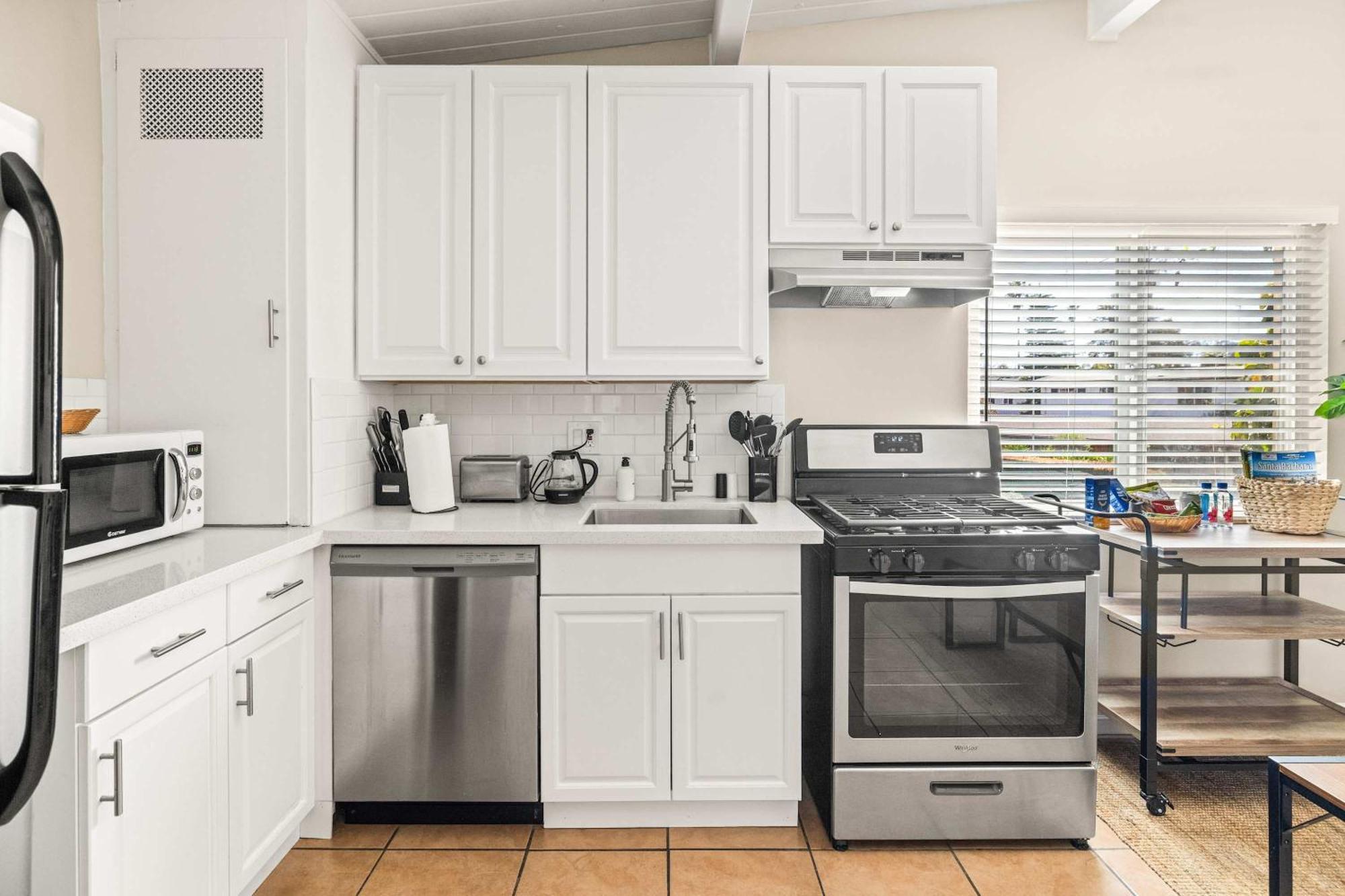 American Riviera Oasis Close To And Downtown