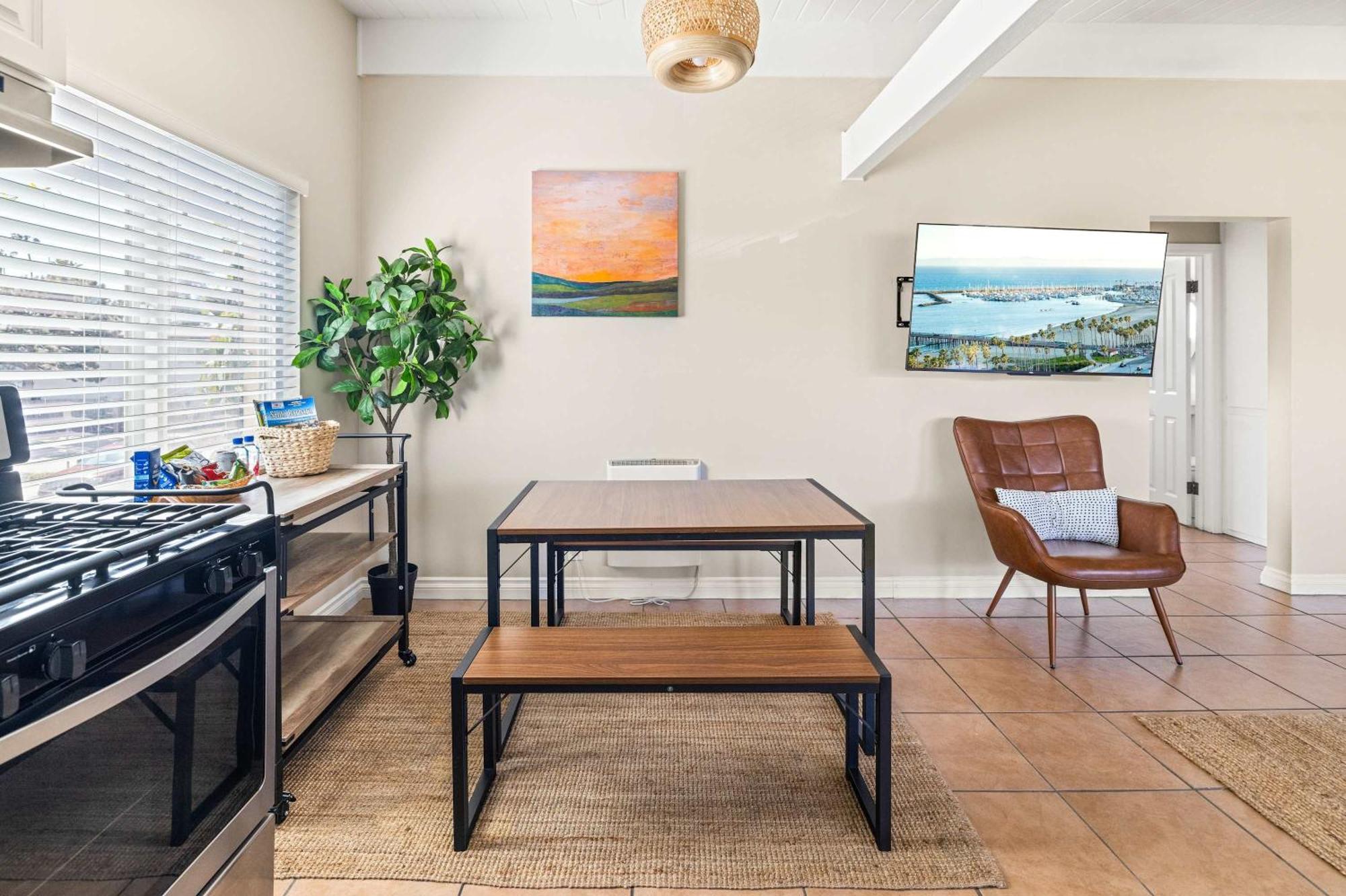 Holiday home American Riviera Oasis Close To And Downtown