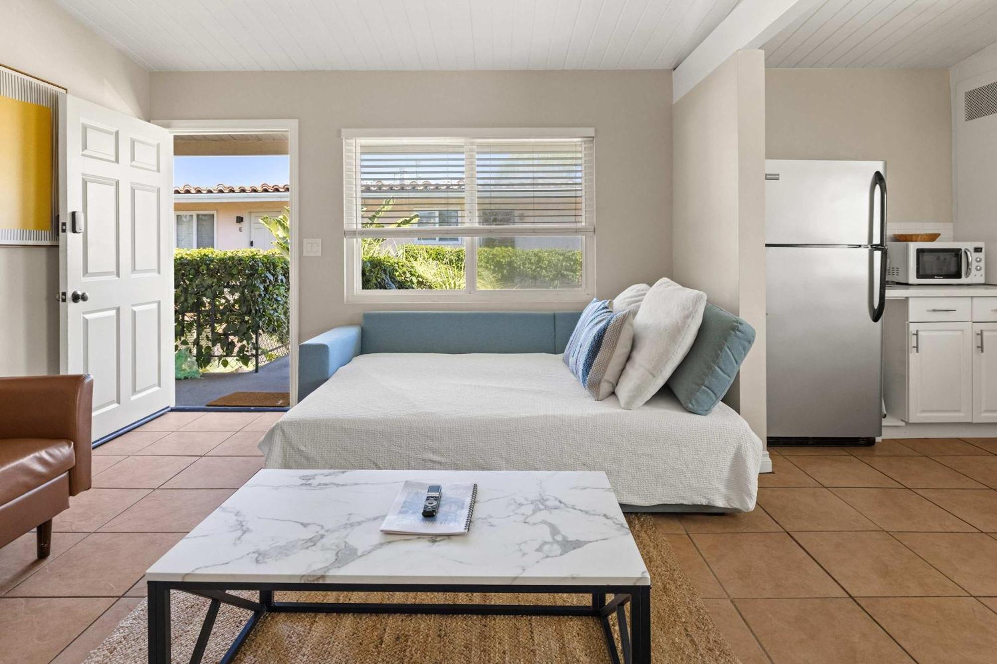 Holiday home American Riviera Oasis Close To And Downtown *