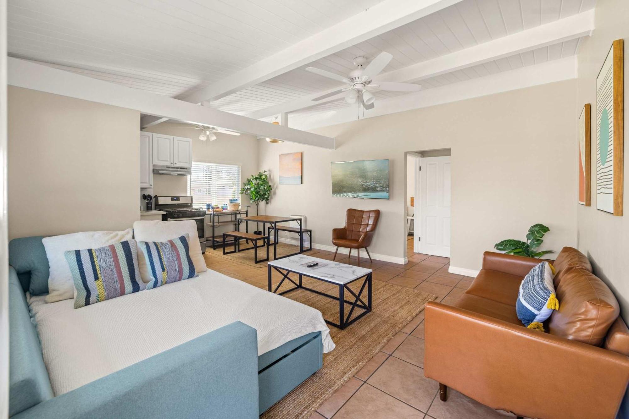 American Riviera Oasis Close To And Downtown