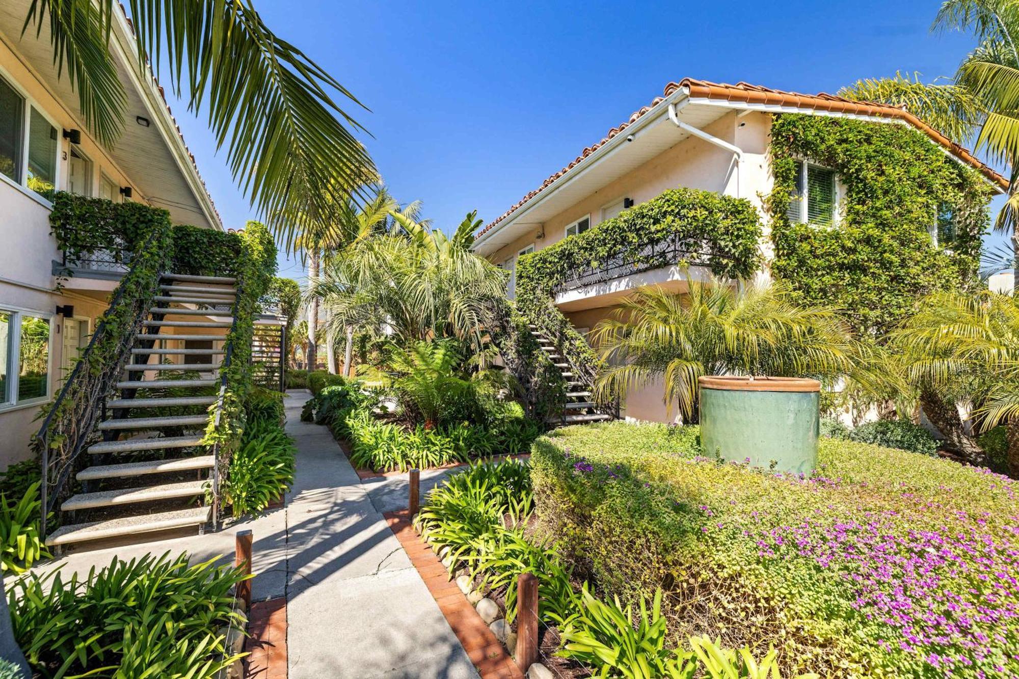 Brand New Close To And Downtown Apartment Santa Barbara