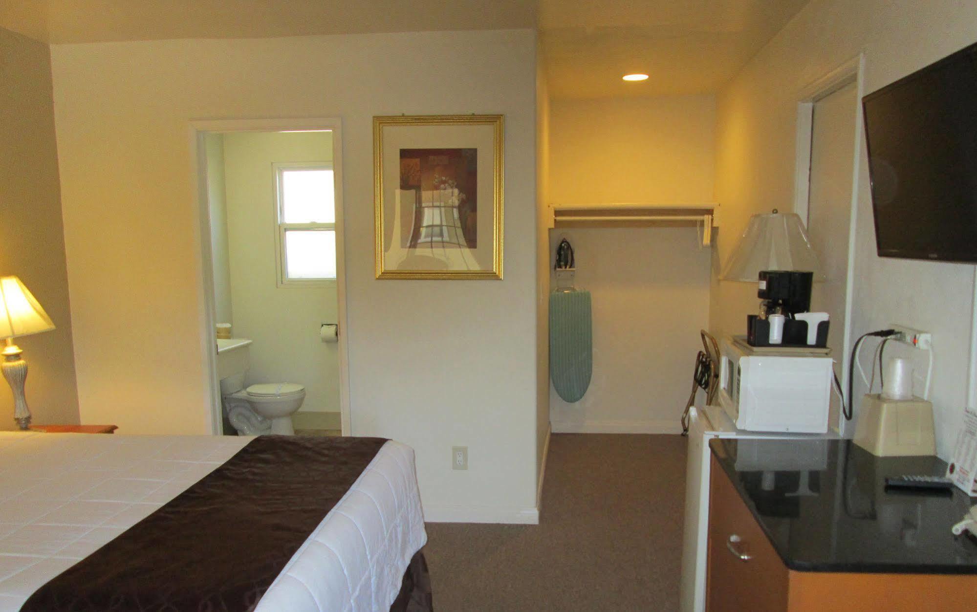 Town And Country Motel