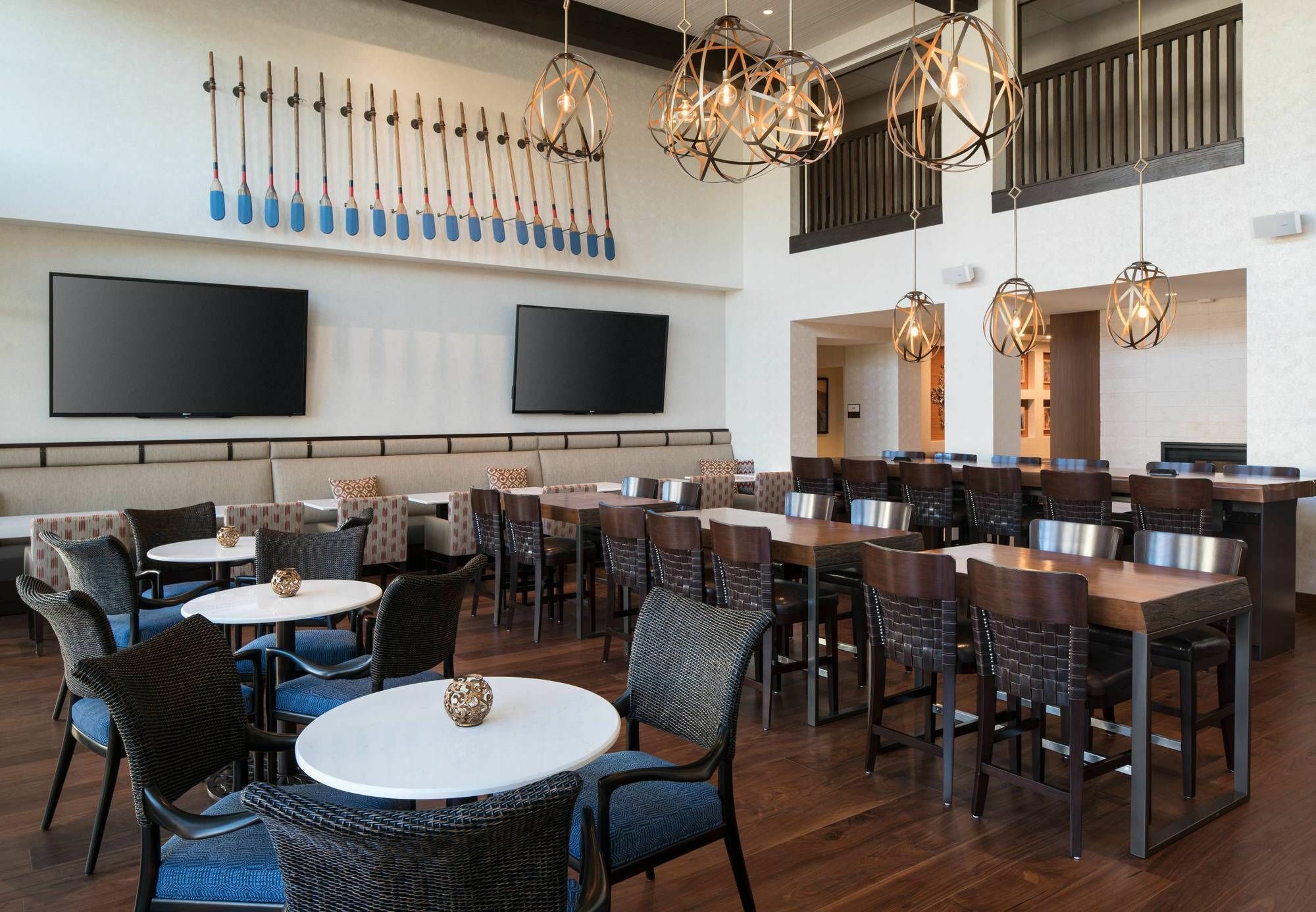 Hotel By Marriott Goleta 3*