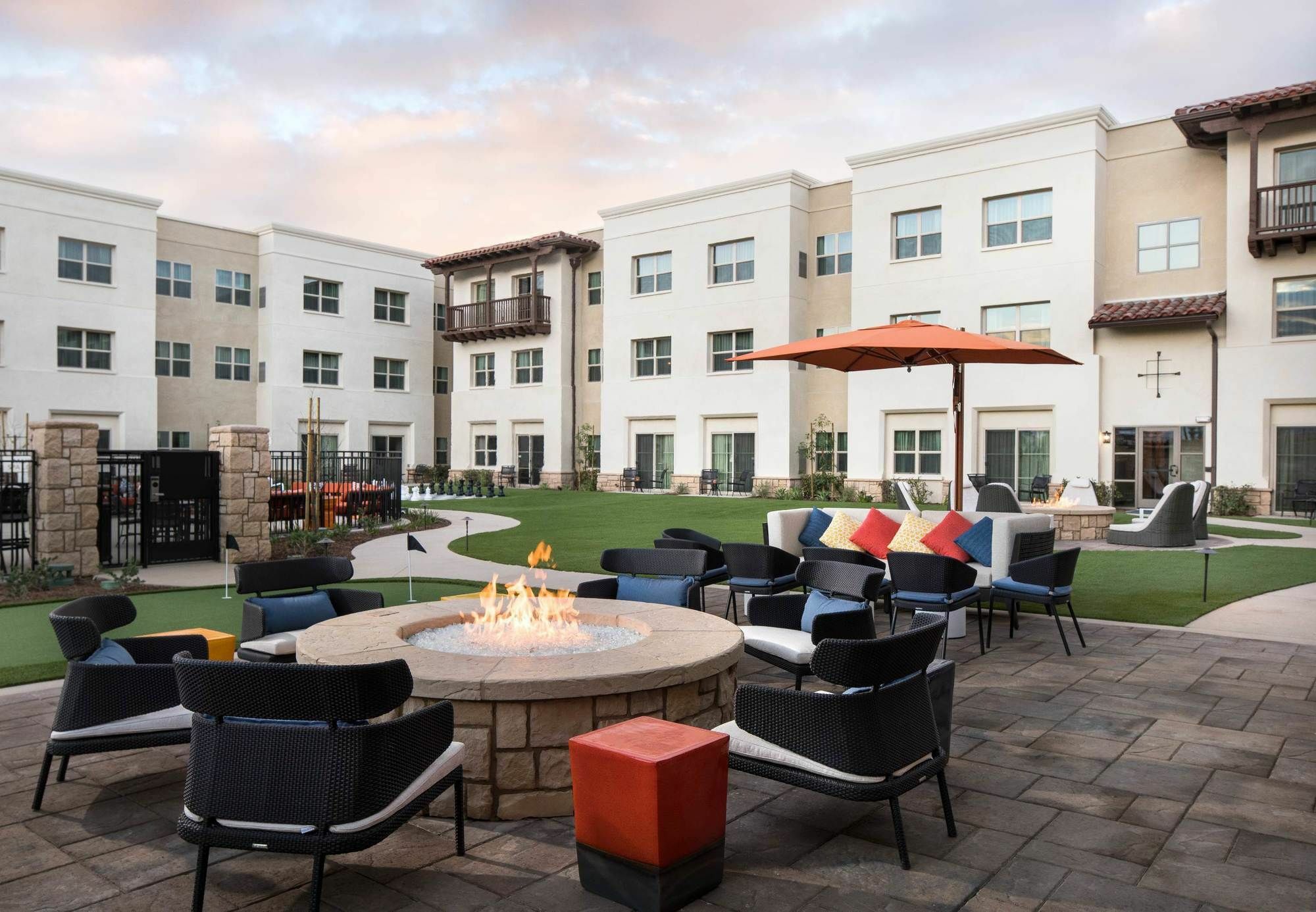Hotel By Marriott Goleta 3*