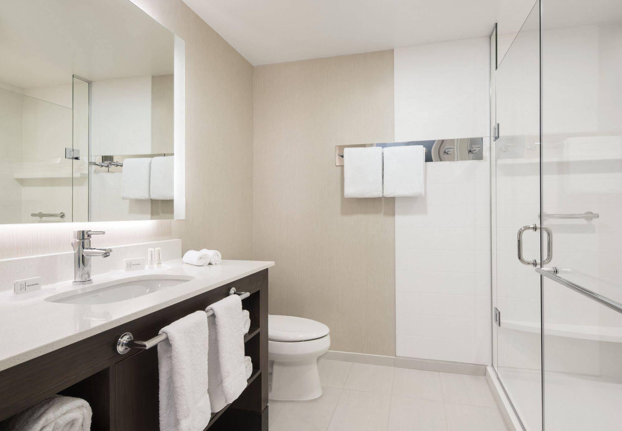 By Marriott Goleta Hotel Santa Barbara