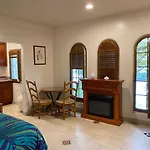 Villa Rosa Inn
