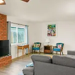 Colorful Gold Coast Getaway