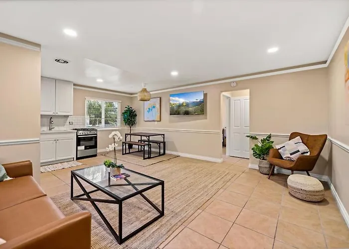 Newly Renovated One Bedroom Apartment In Funk Zone