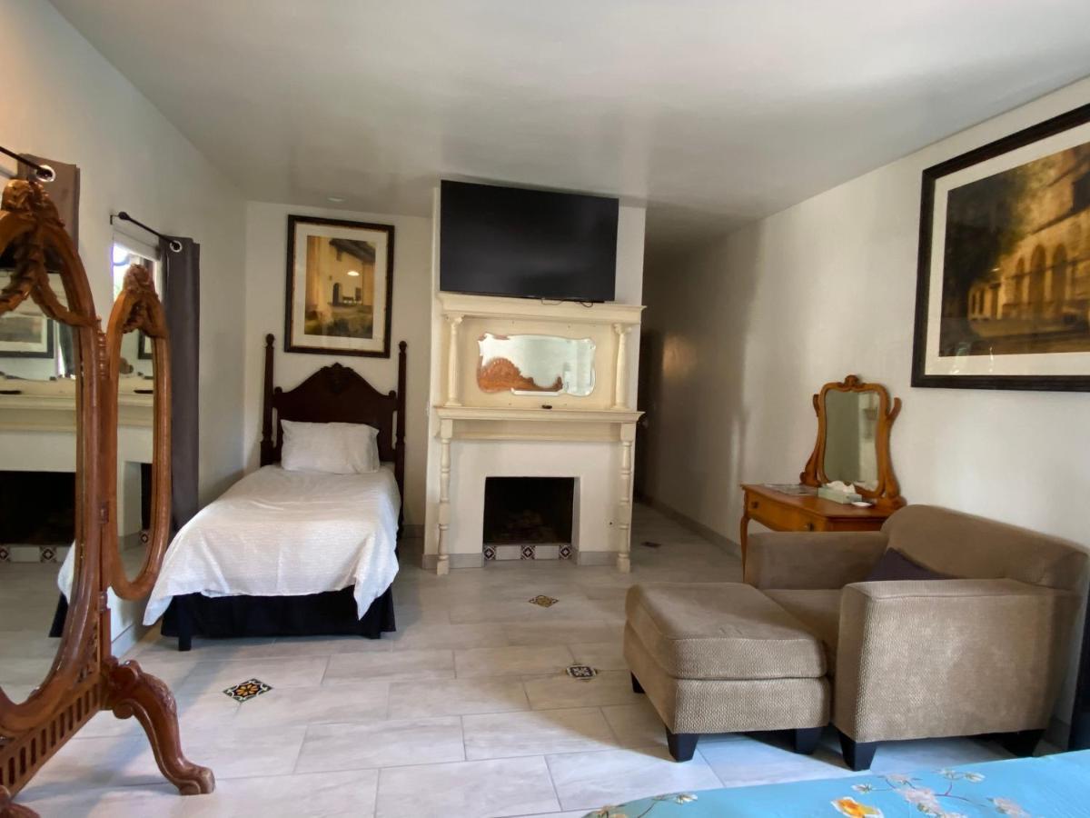 Rosa Hotel Santa Barbara