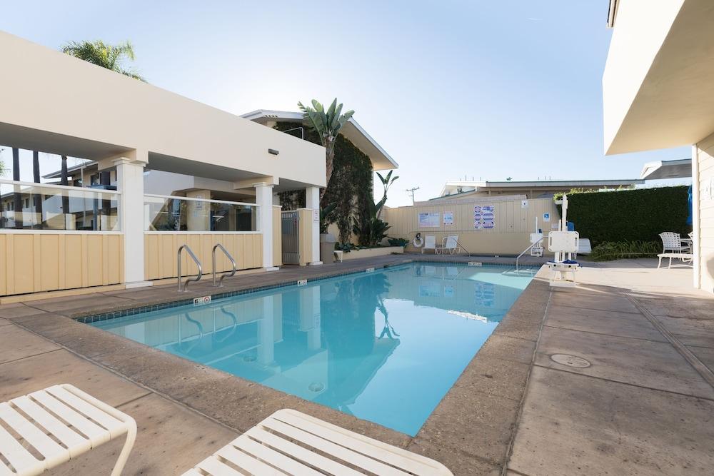 Sandpiper - Hotel 3*