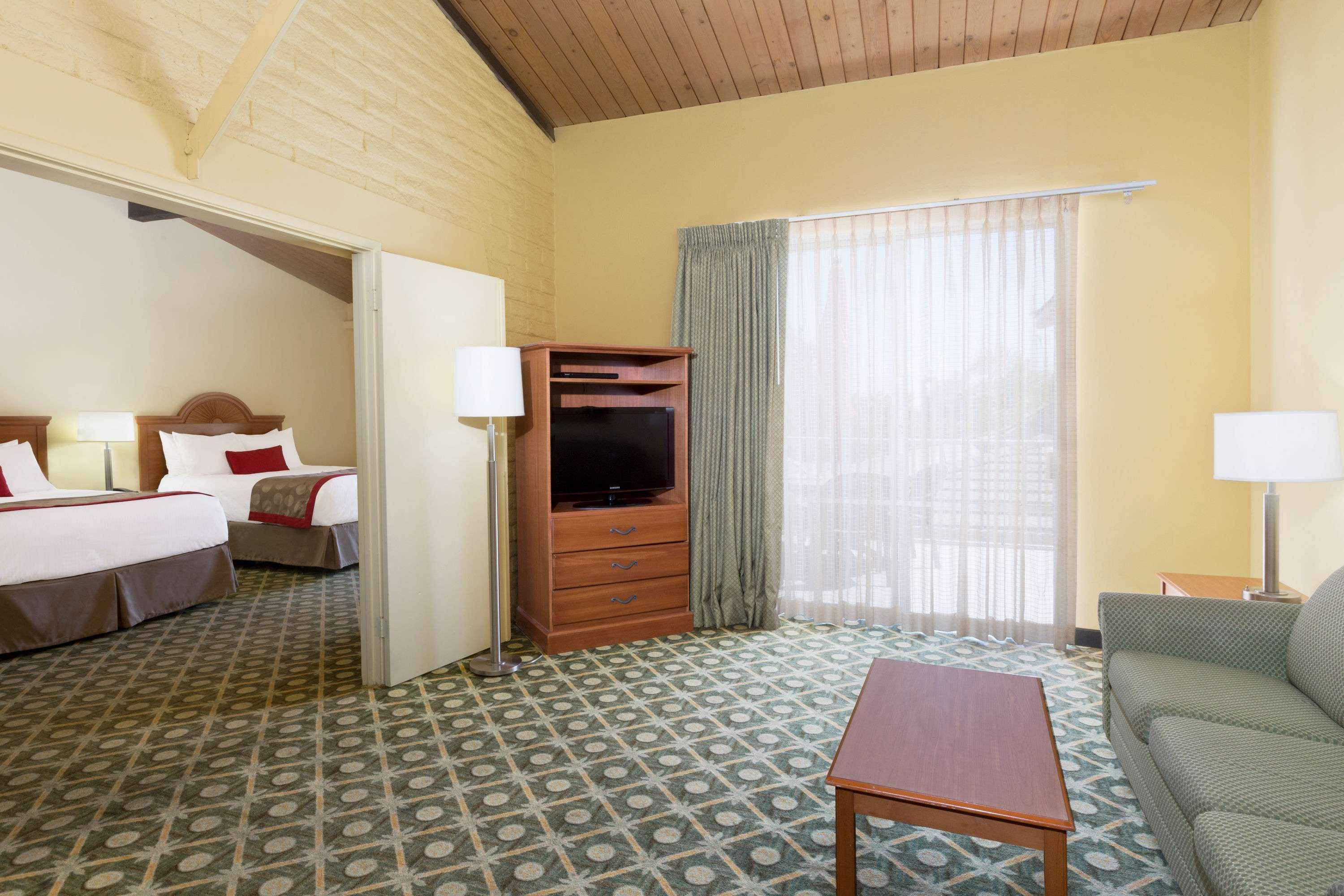 Ramada By Wyndham Hotel 3*