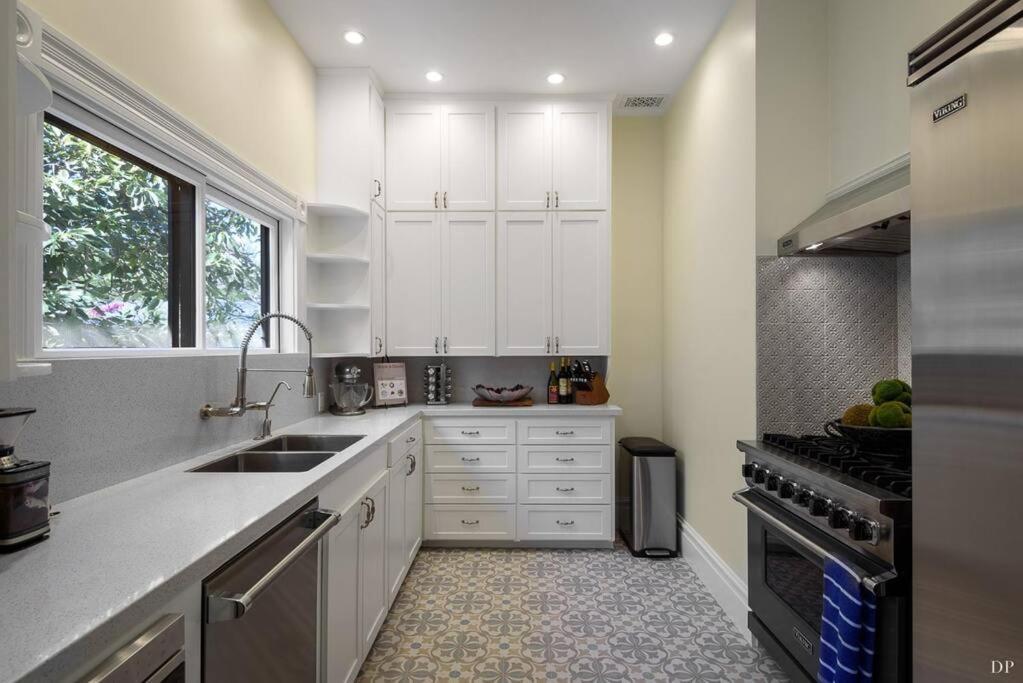 Holiday home Upscale Downtown Walk To Shops Bars 2 *
