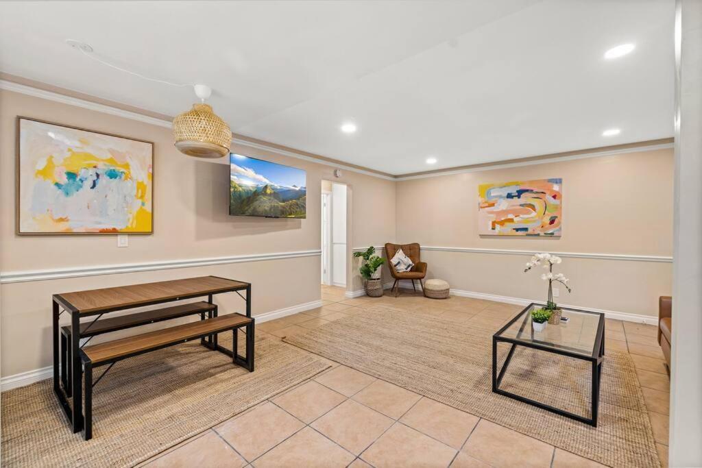Newly Renovated One Bedroom In Funk Zone