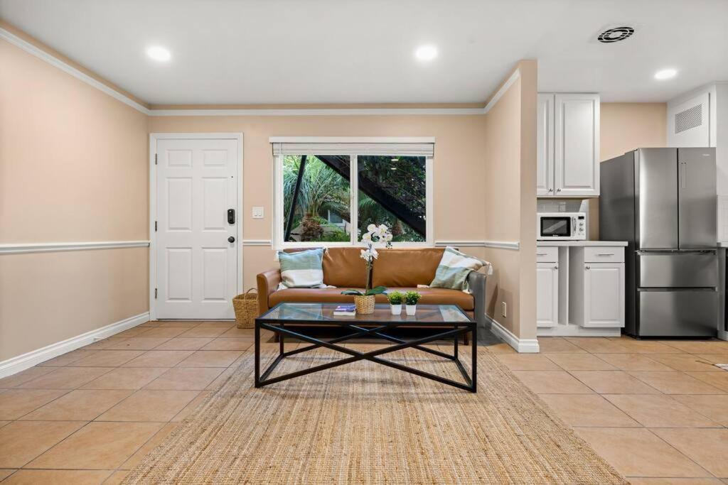 Newly Renovated One Bedroom In Funk Zone Holiday home