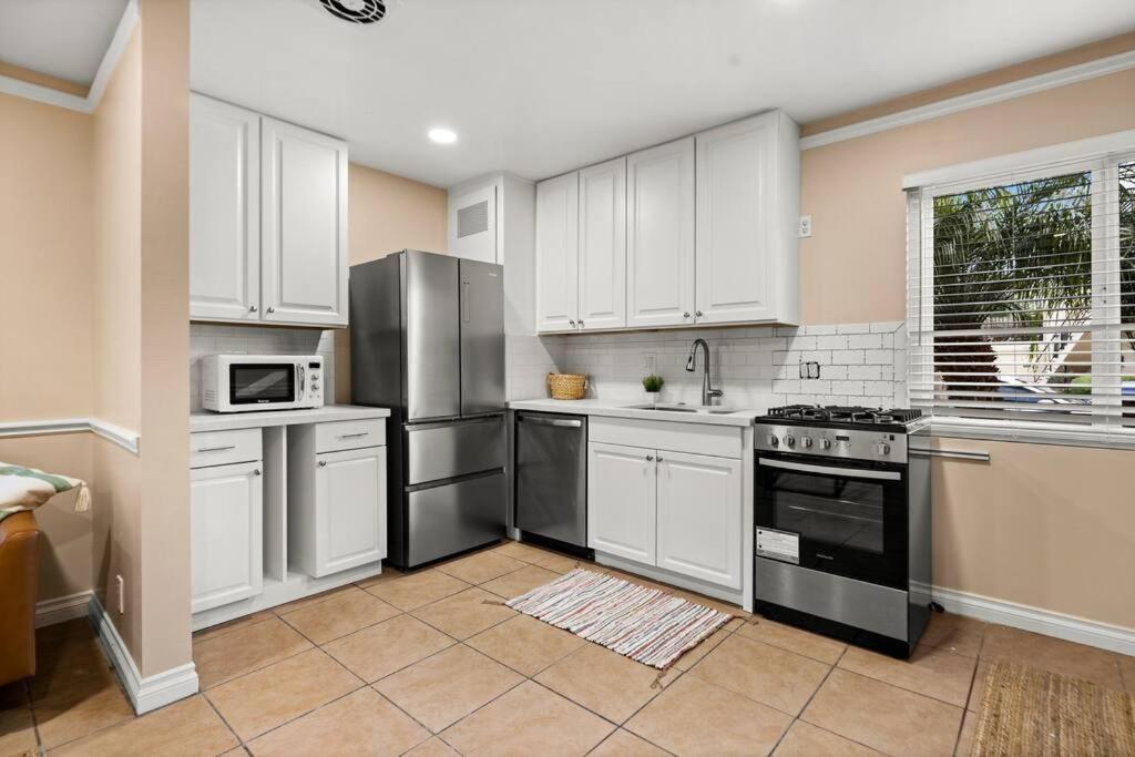 Newly Renovated One Bedroom In Funk Zone *