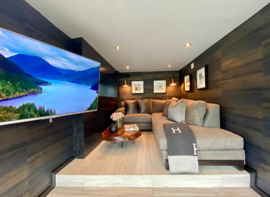 Secluded Modern Montecito Retreat Holiday home Santa Barbara