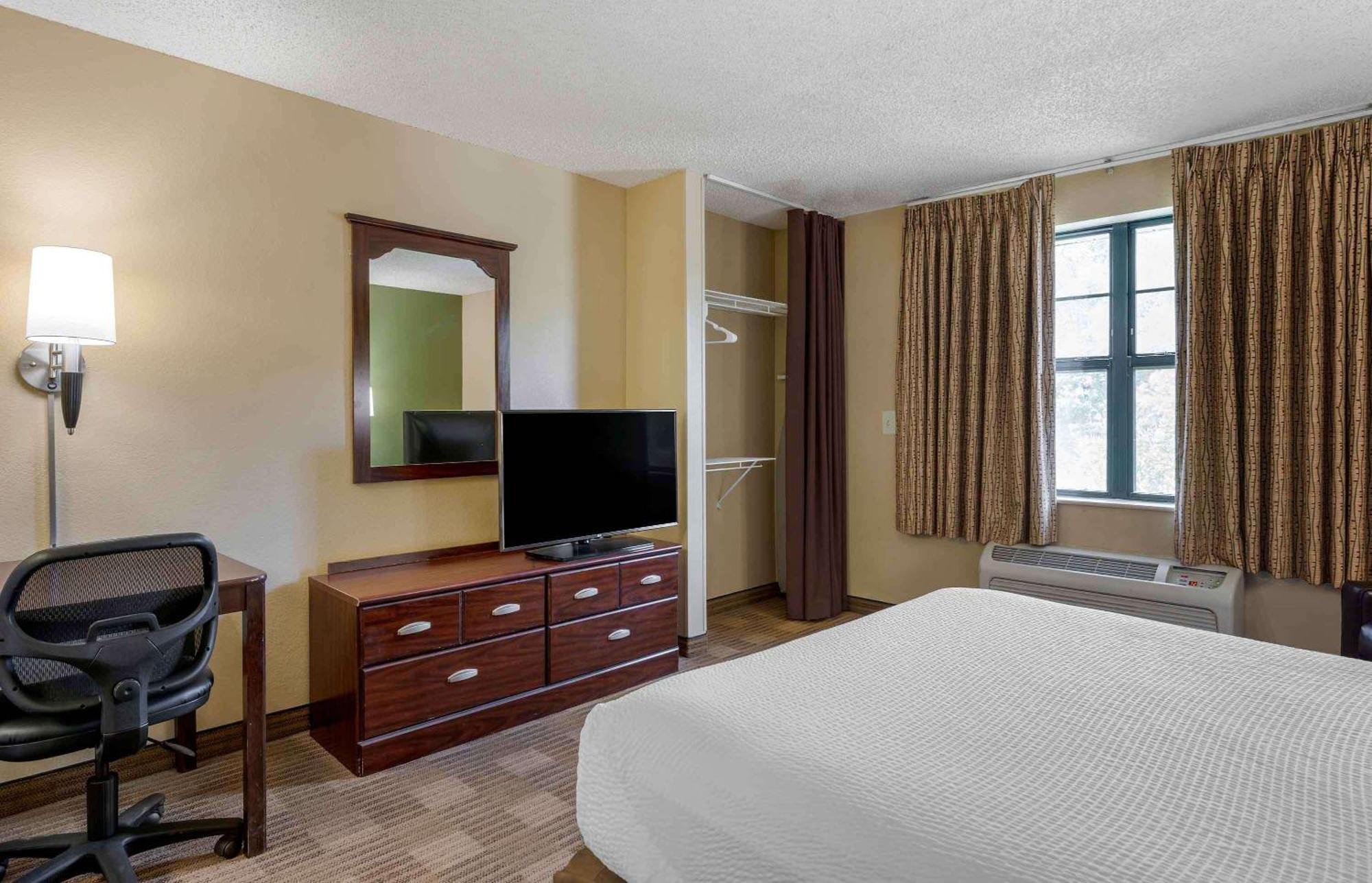 Extended America - Santa Barbara - Calle Real Hotel 2*